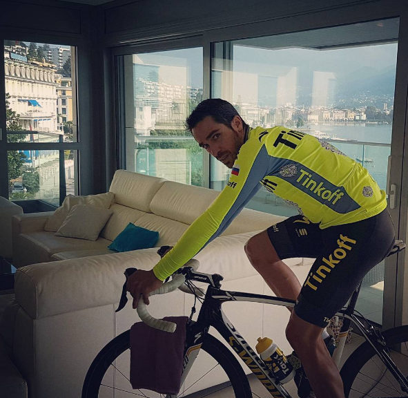 Contador training on rollers after "the first autumn rain took a toll" on him, forcing him out of Il Lombardia (@albertocontador)